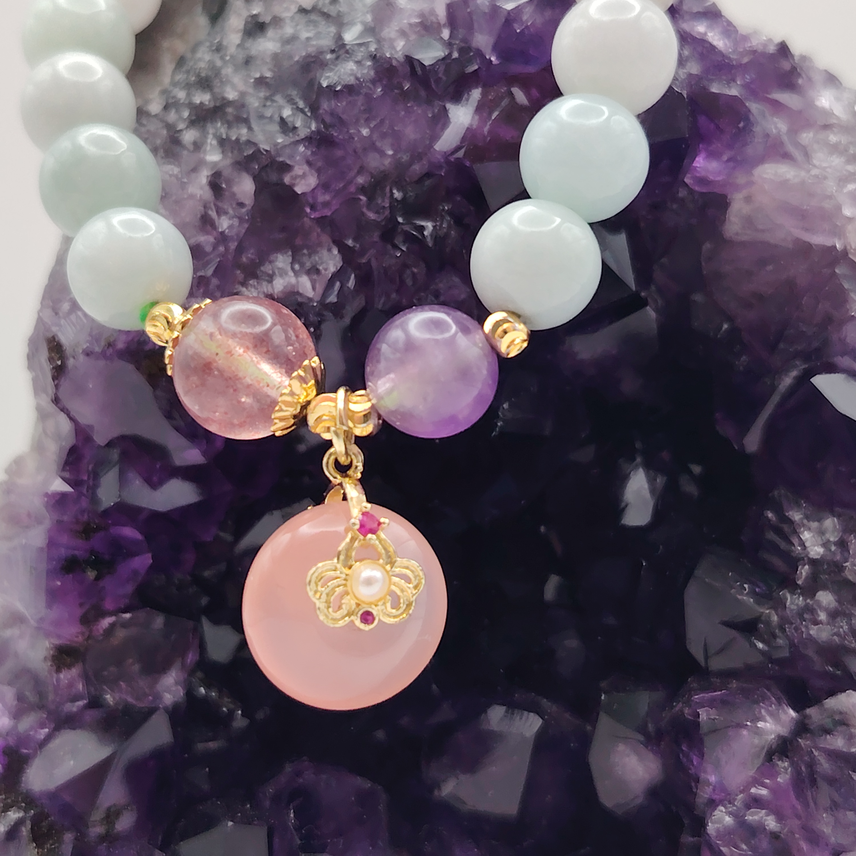 Jade with Yan Yuan Agate Peace Buckle Design Bracelet