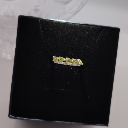 Elegent Peridot and Zircon Row Design Adjustable Ring （925）