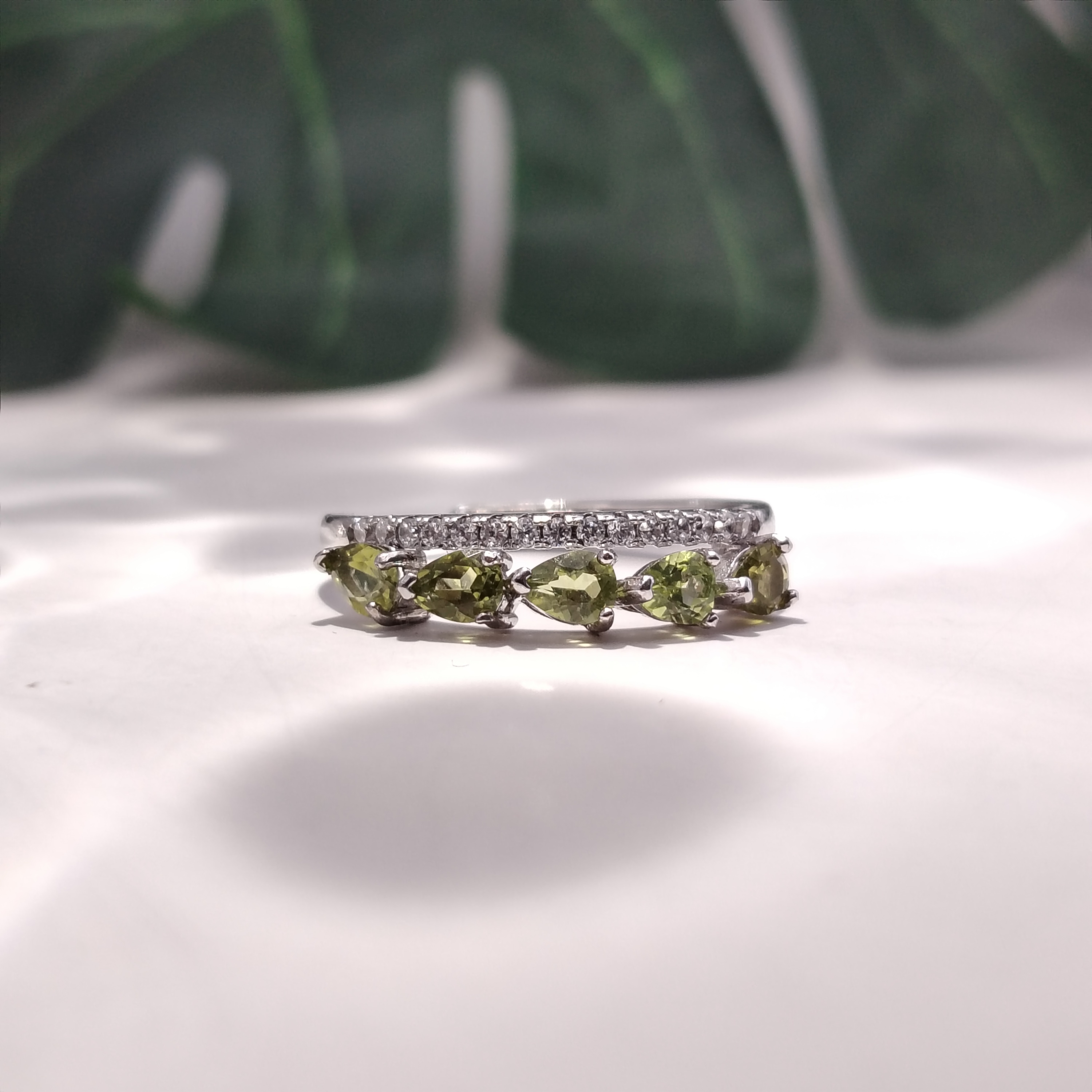 Elegent Peridot and Zircon Row Design Adjustable Ring （925）