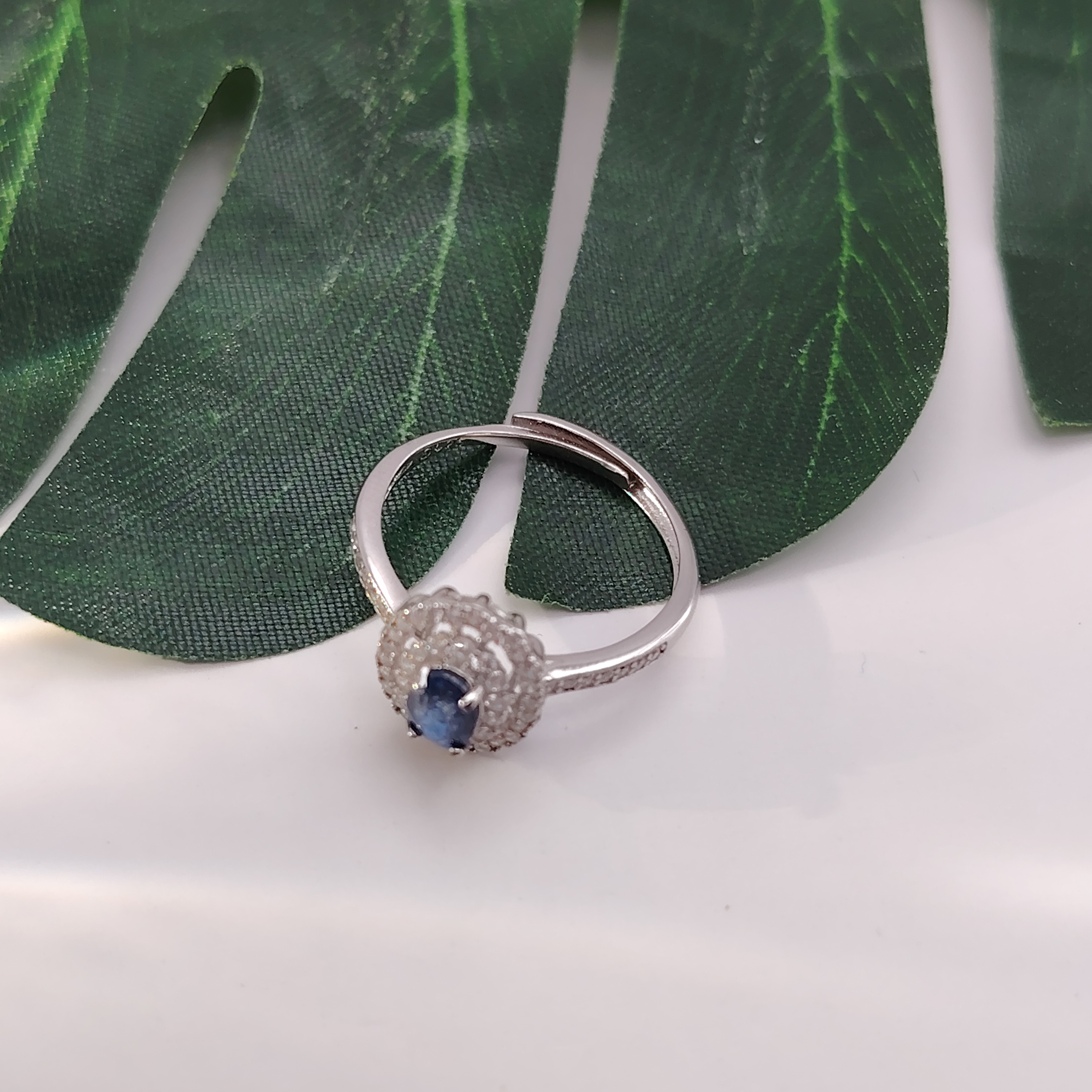 Elegent Blue Sapphire Design Sterling White Gold Adjustable Ring