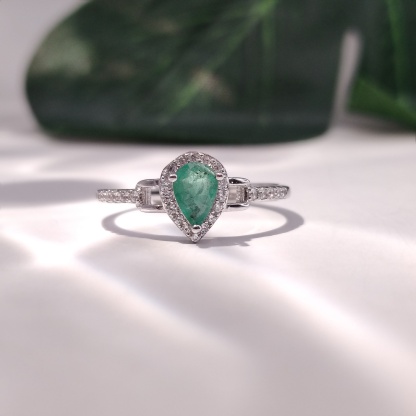 Elegent Emerald and Zircon Water Drop Design Adjustable Ring （925）