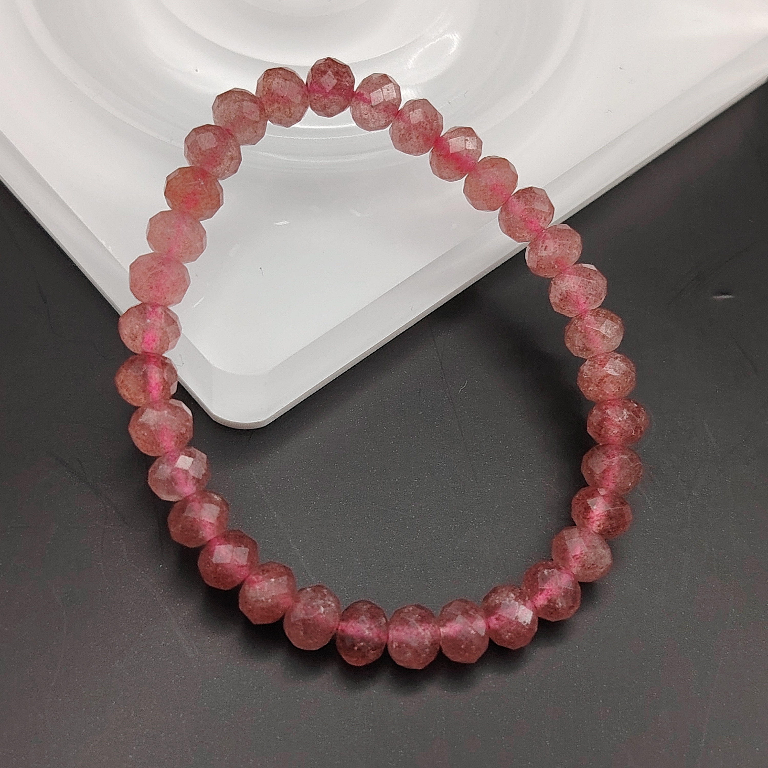 Strawberry Stone Stacked Cutting Bracelet