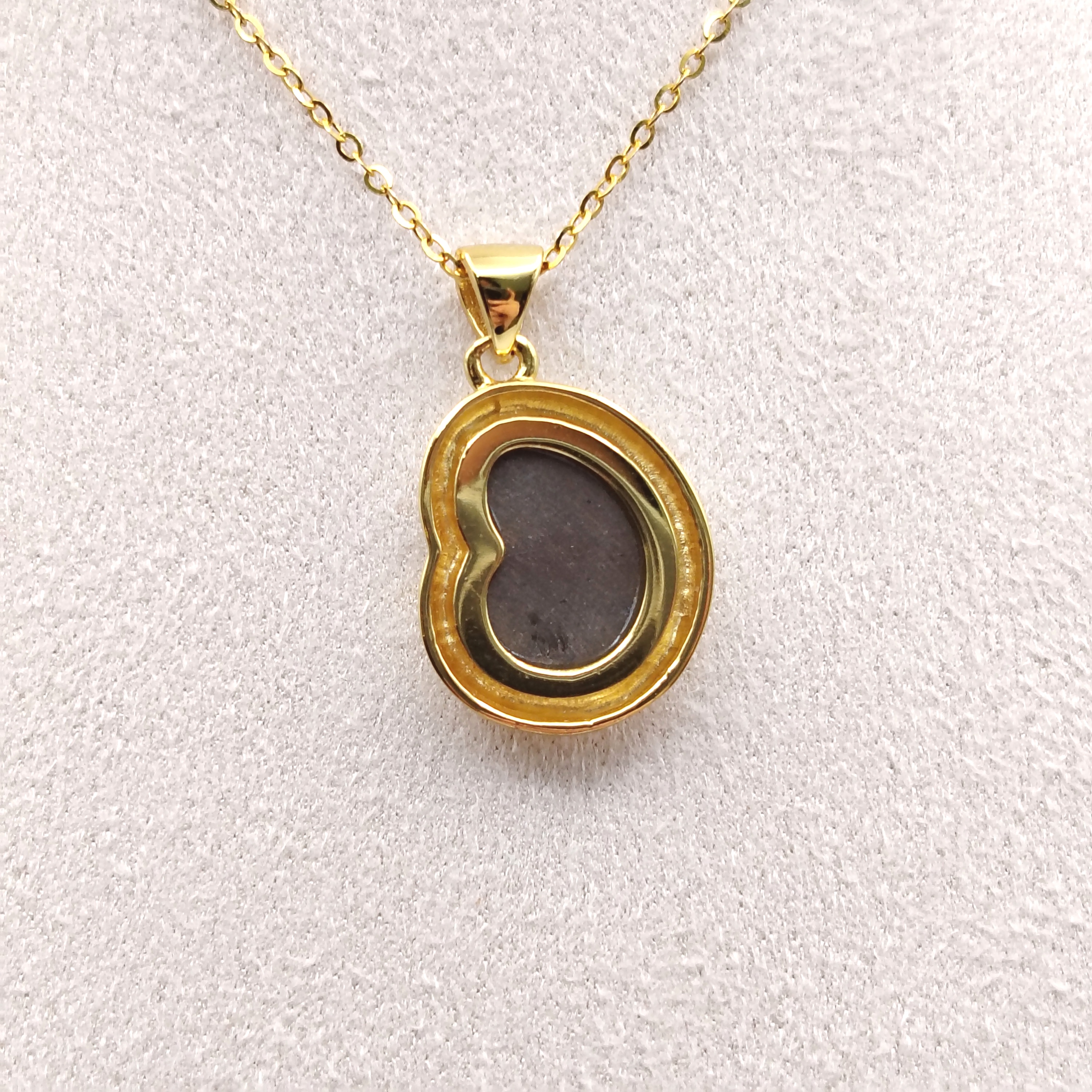 Canada Ammolite Shell Shape Stitching Pendant - Gold
