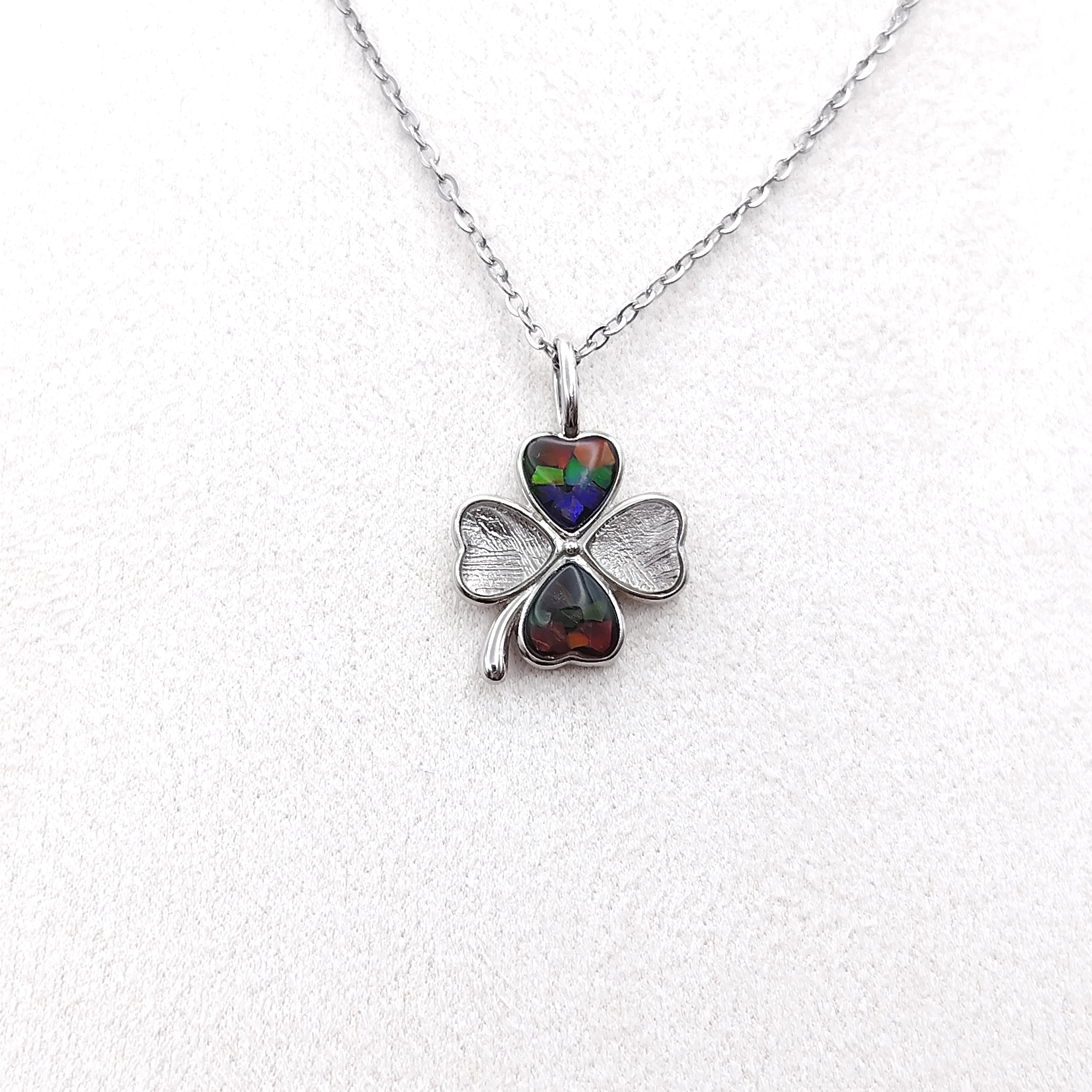 Meteorite and Canada Ammolite Clover Love Stitching Pendant - White Gold