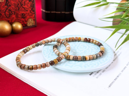 20 Oct - Alashan Agate Stacked Bead Bracelet