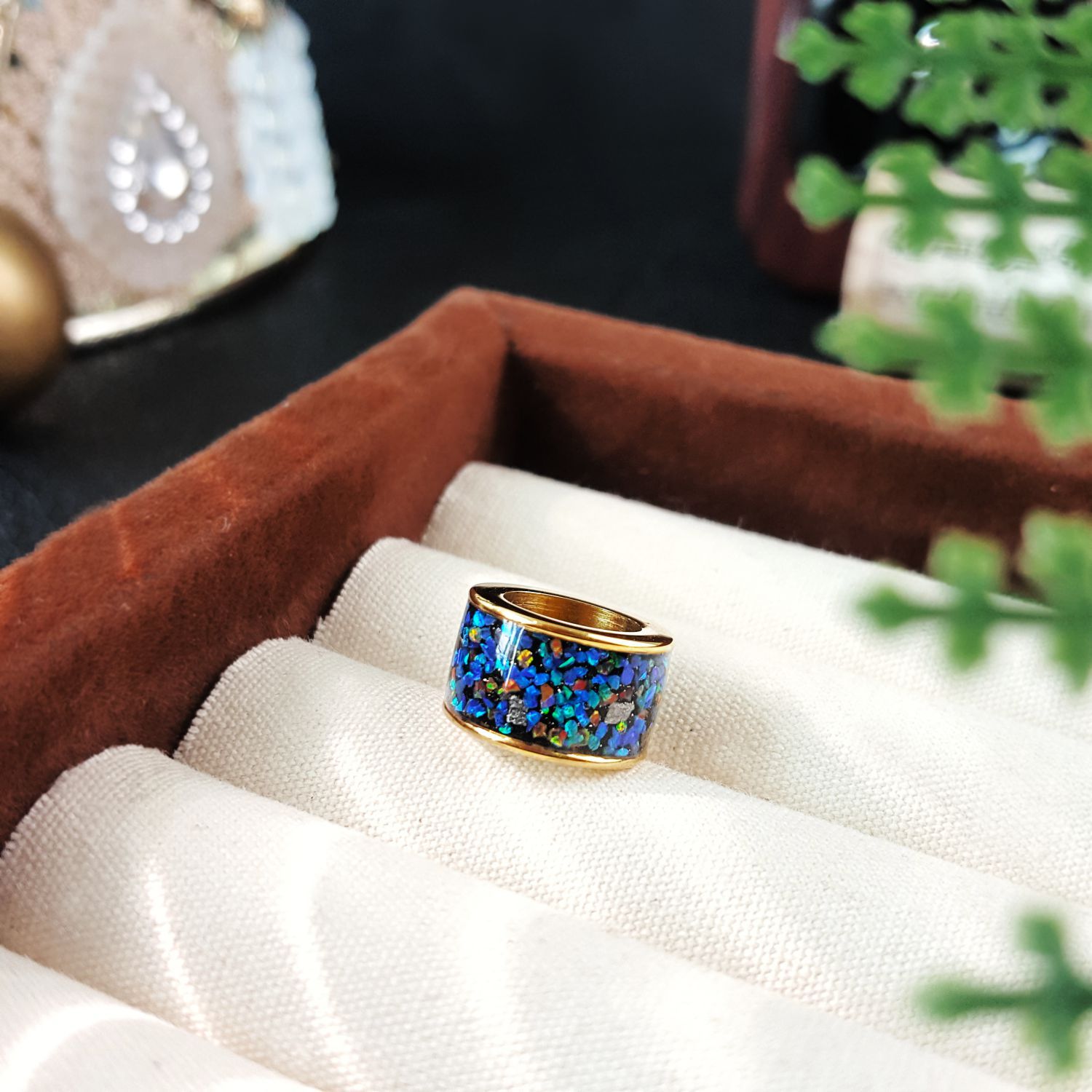 Mixed Ammolite, Opal, Meteorite Passepartout