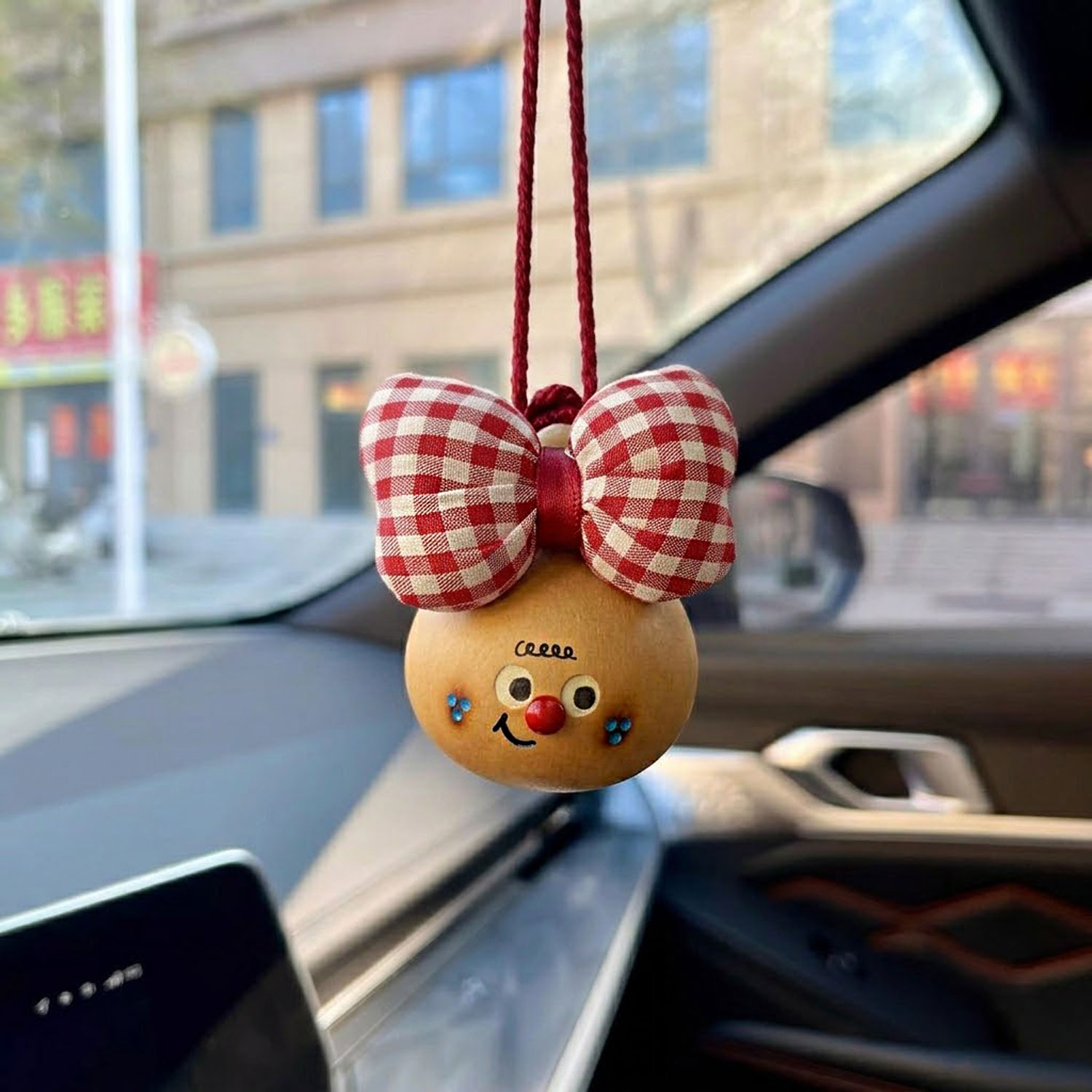 13 July - Cte Ribbon HUlu Charm