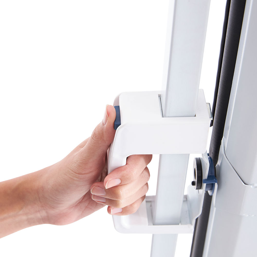 TRIPOD Projector screen