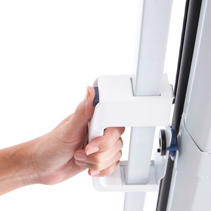 TRIPOD Projector screen