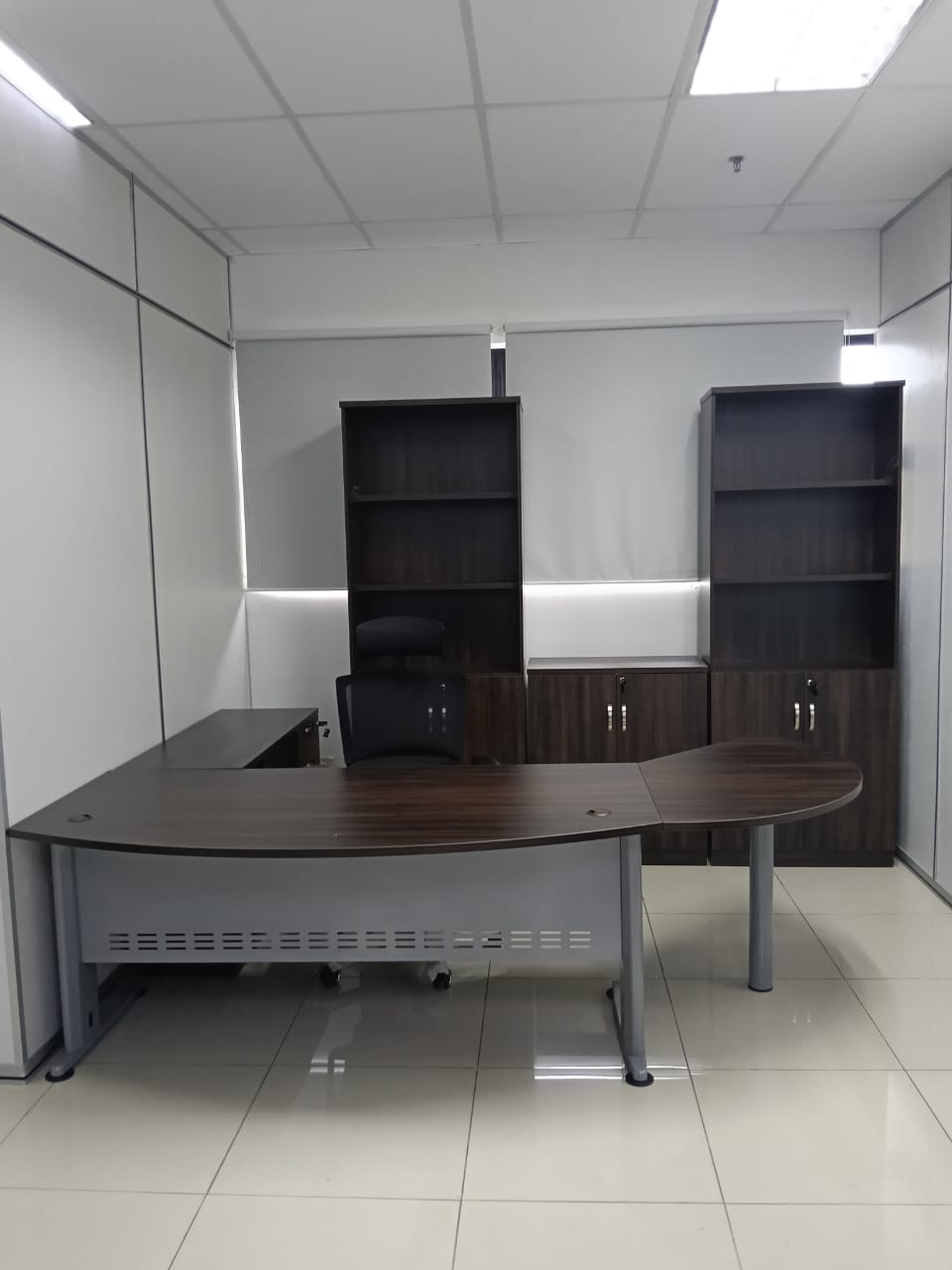 Executive Office Table Set with Combination of Cabinets (Q)