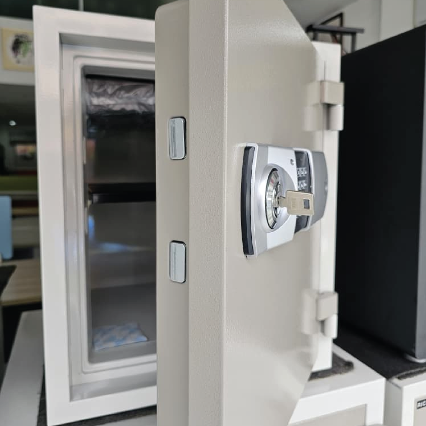 RICHMAN 65KG Medium Sized Fire Proof Safe - Electronic Lock (kindly contact us before ordering)