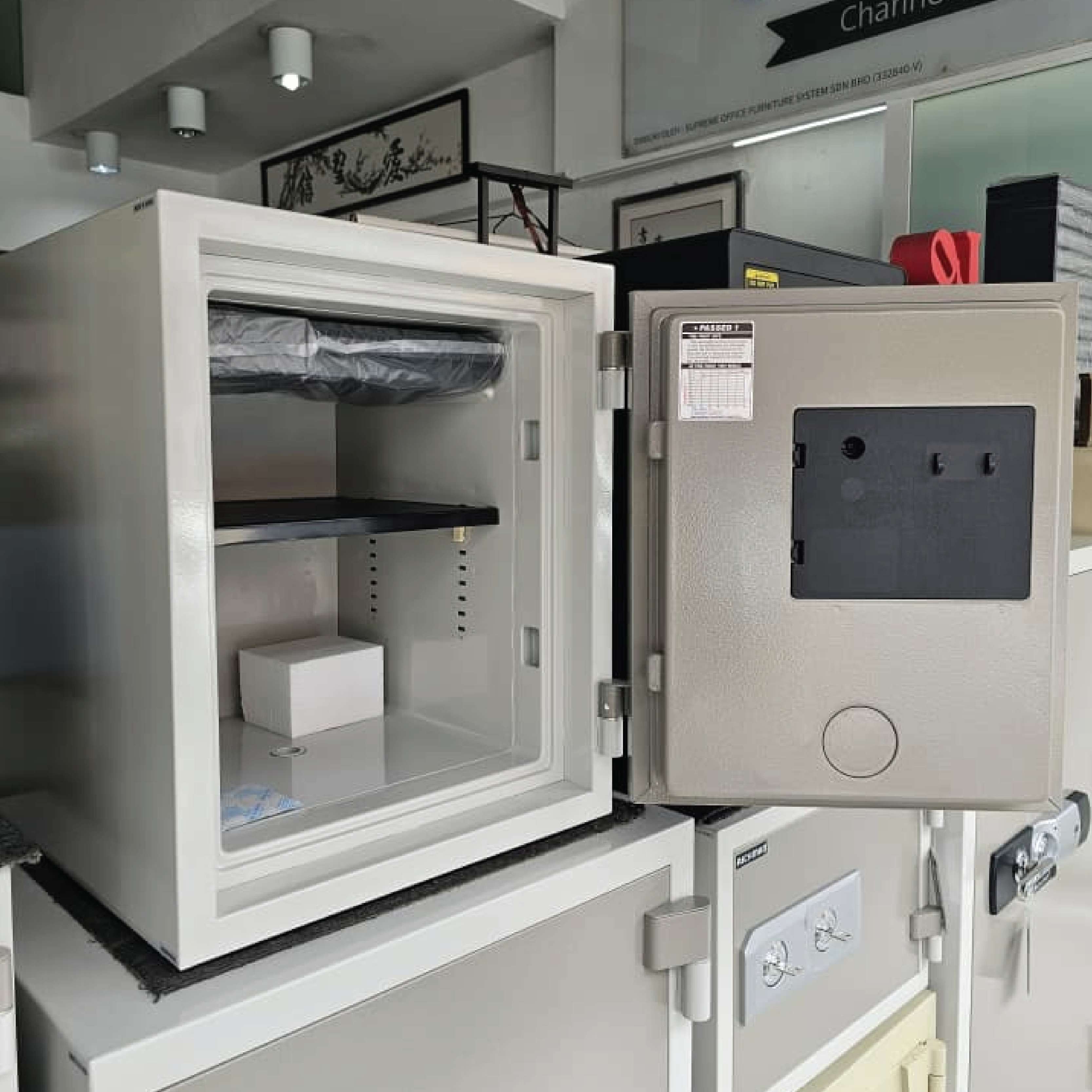 RICHMAN 65KG Medium Sized Fire Proof Safe - Electronic Lock (kindly contact us before ordering)