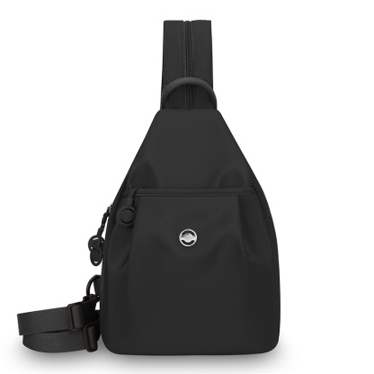 多功能大容量百搭包⚖️重量僅約 0.24kg，輕盈舒適不勒肩，適合長時間背負