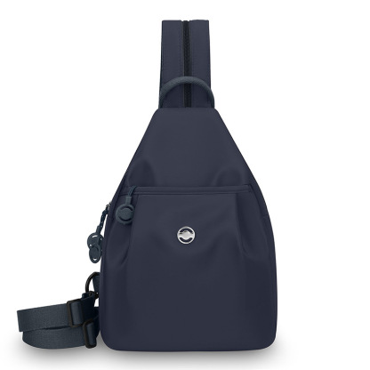 多功能大容量百搭包⚖️重量僅約 0.24kg，輕盈舒適不勒肩，適合長時間背負