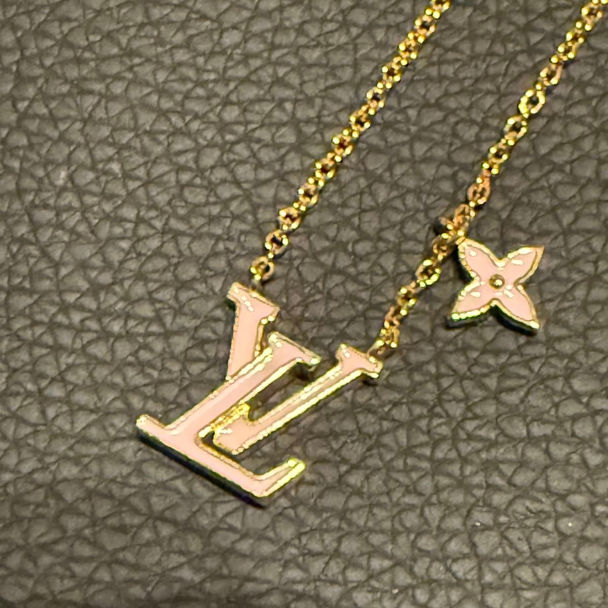 LOUIS VUITTON LVロゴ ネックレス Louis Vuitton LVロゴネックレス - メルカリ