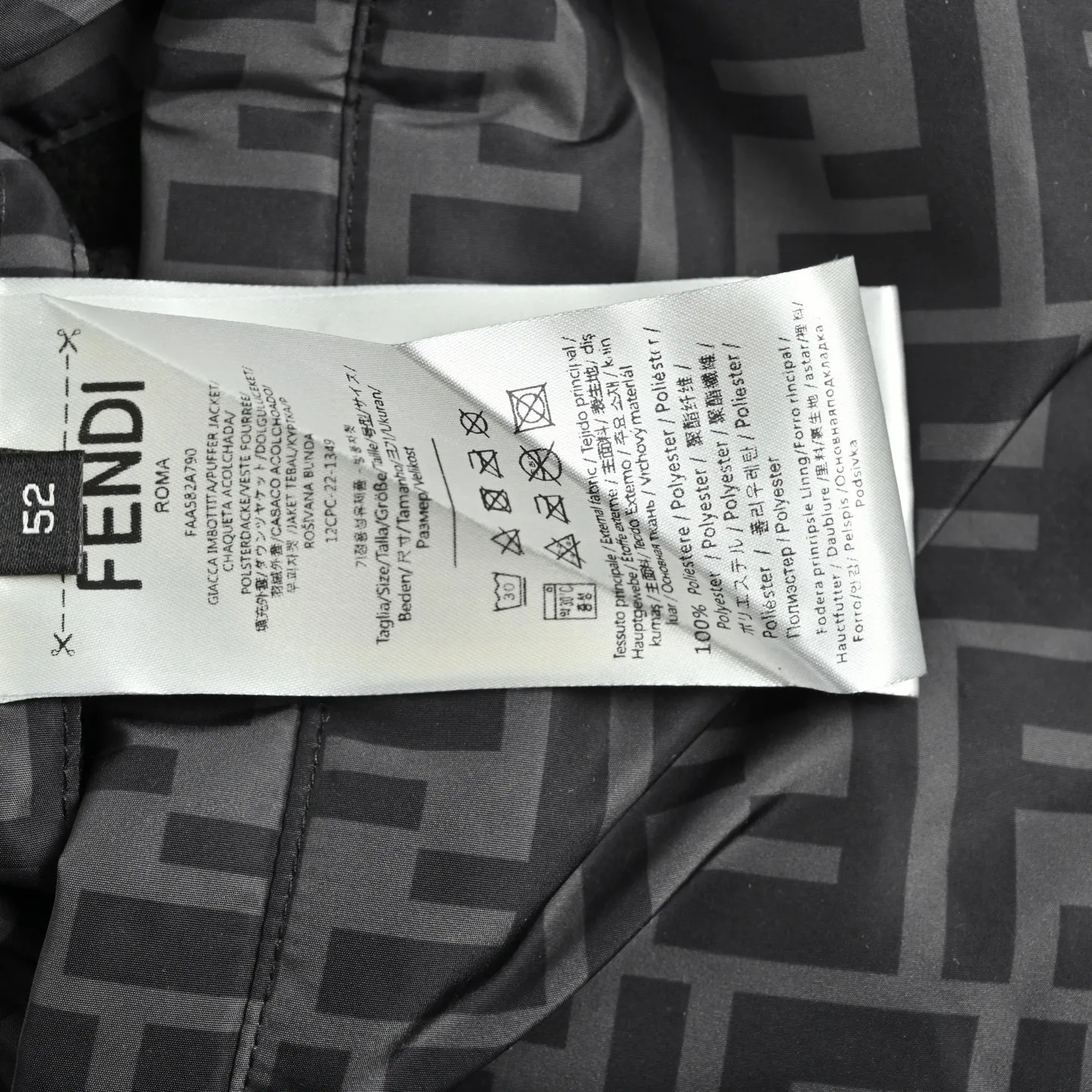 Fendi フェンディ FFレトロ柄両面着用フーデッドダウンジャケット