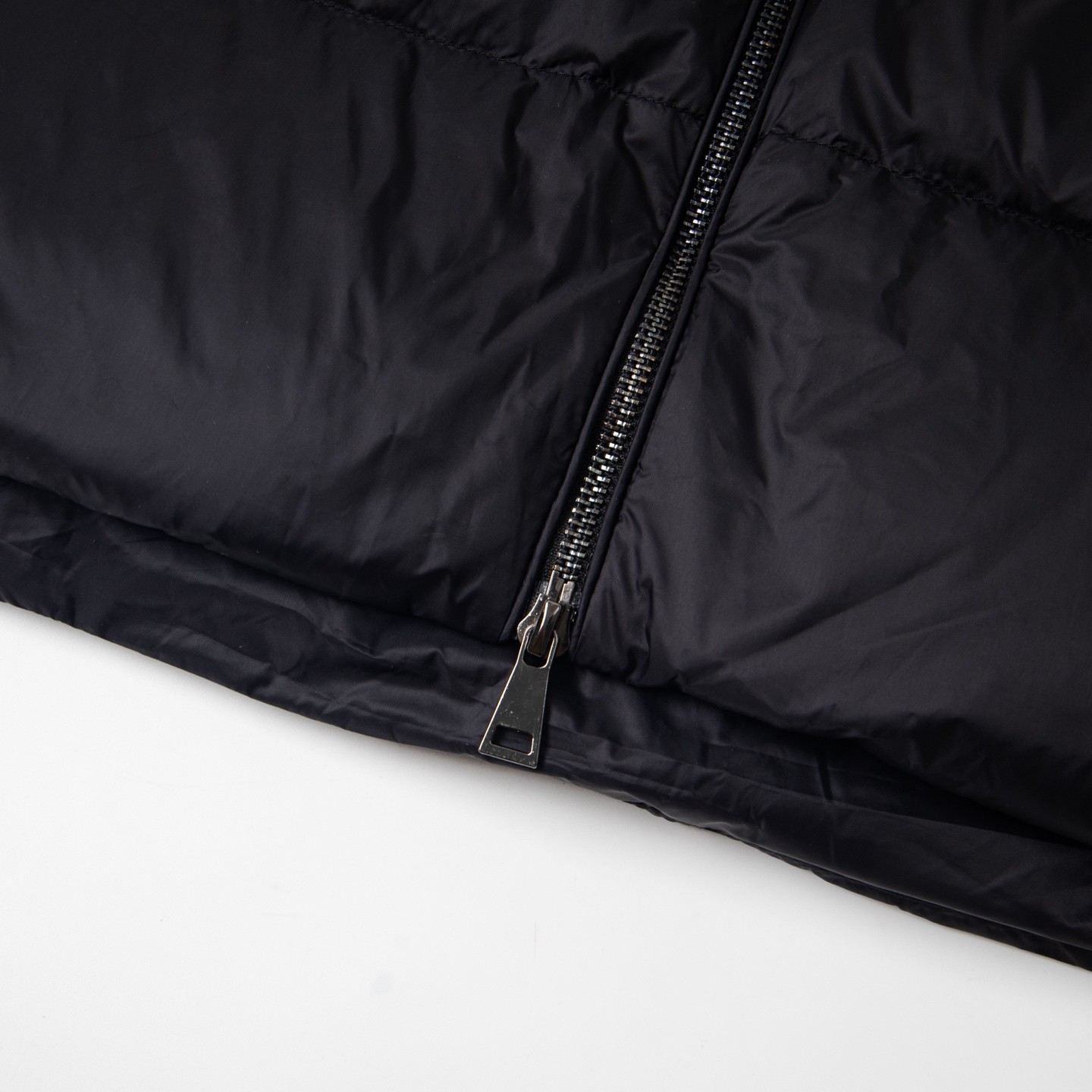 Moncler モンクレール 2025秋冬新作 Boed レディース 短款 フォックスファーカラー ベルト付き ダウンジャケット ブラック