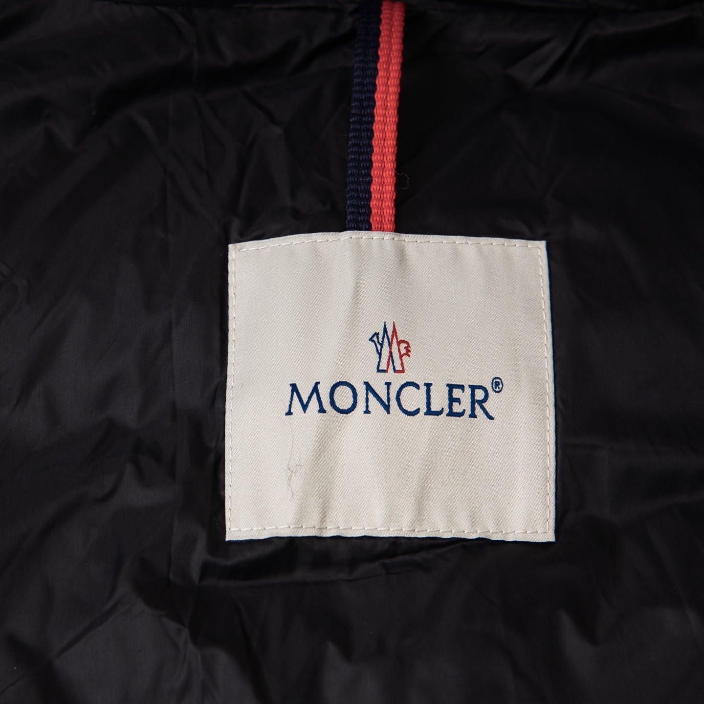 Moncler モンクレール 2025秋冬新作 Boed レディース 短款 フォックスファーカラー ベルト付き ダウンジャケット ブラック