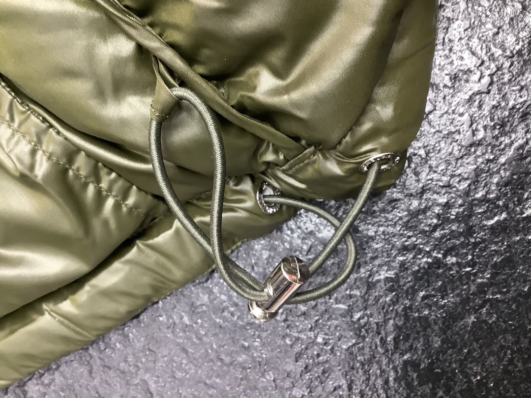 {MONCLER モンクレール MONTBELIARD モンベリアル メンズ ダウンジャケット ネイビー }