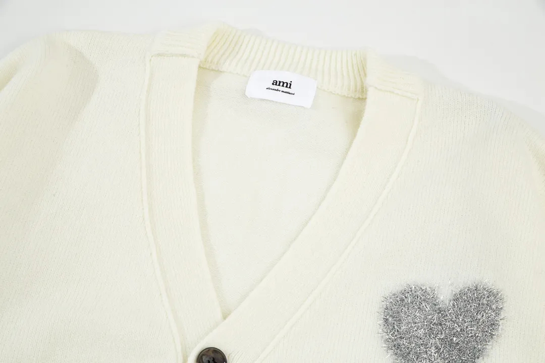 AMI PARIS（アミ パリス） オーバーサイズ ウール カーディガン 男女兼用ロゴニット
