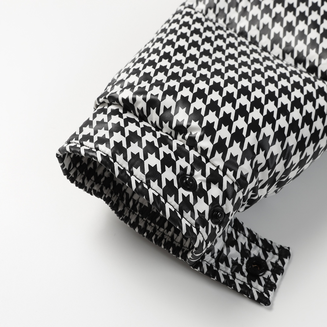 【Moncler】✖️【Fragment Design】23FW ダウンジャケット