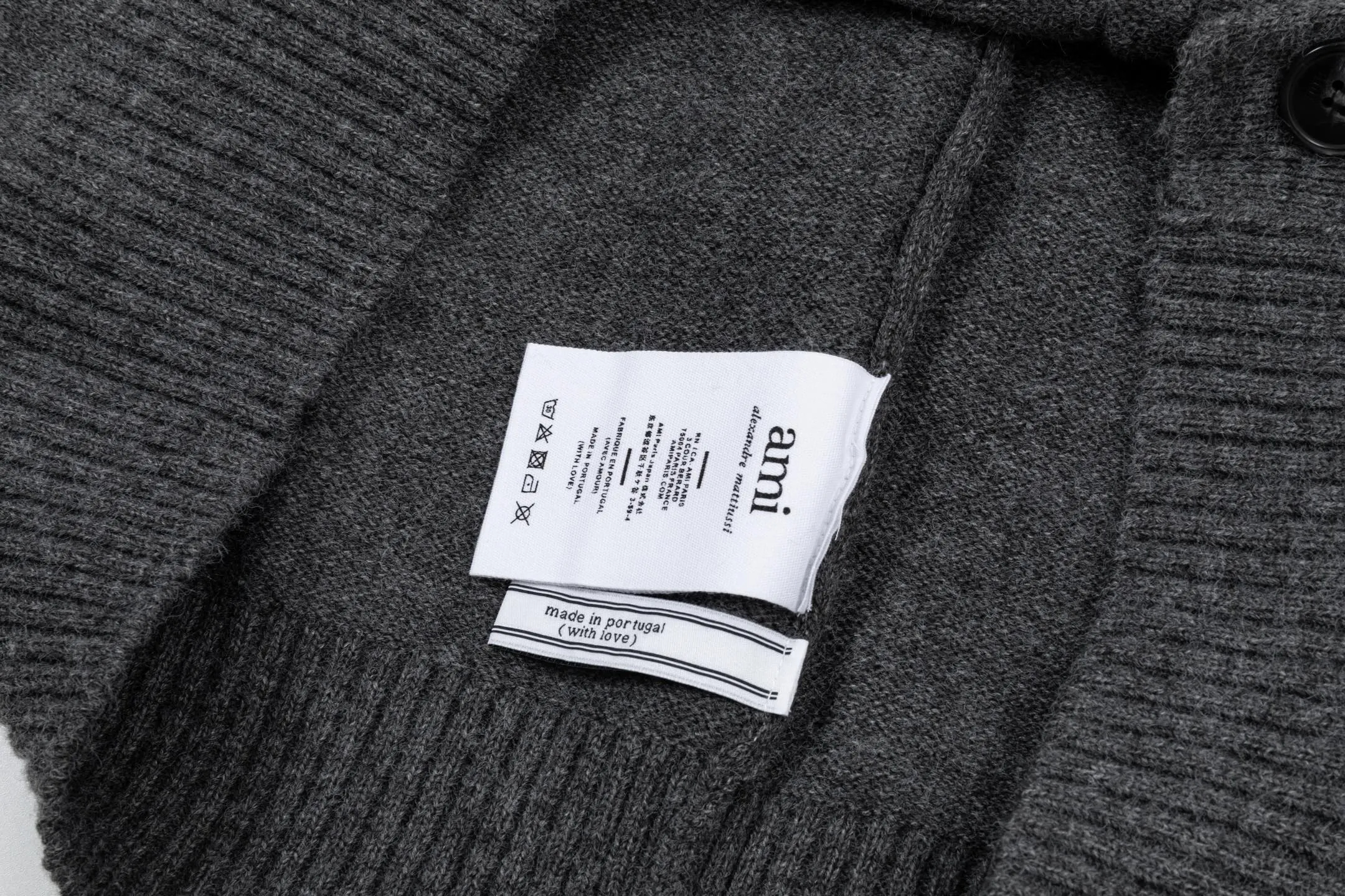 AMI PARIS（アミ パリス） オーバーサイズ ウール カーディガン 男女兼用ロゴニット