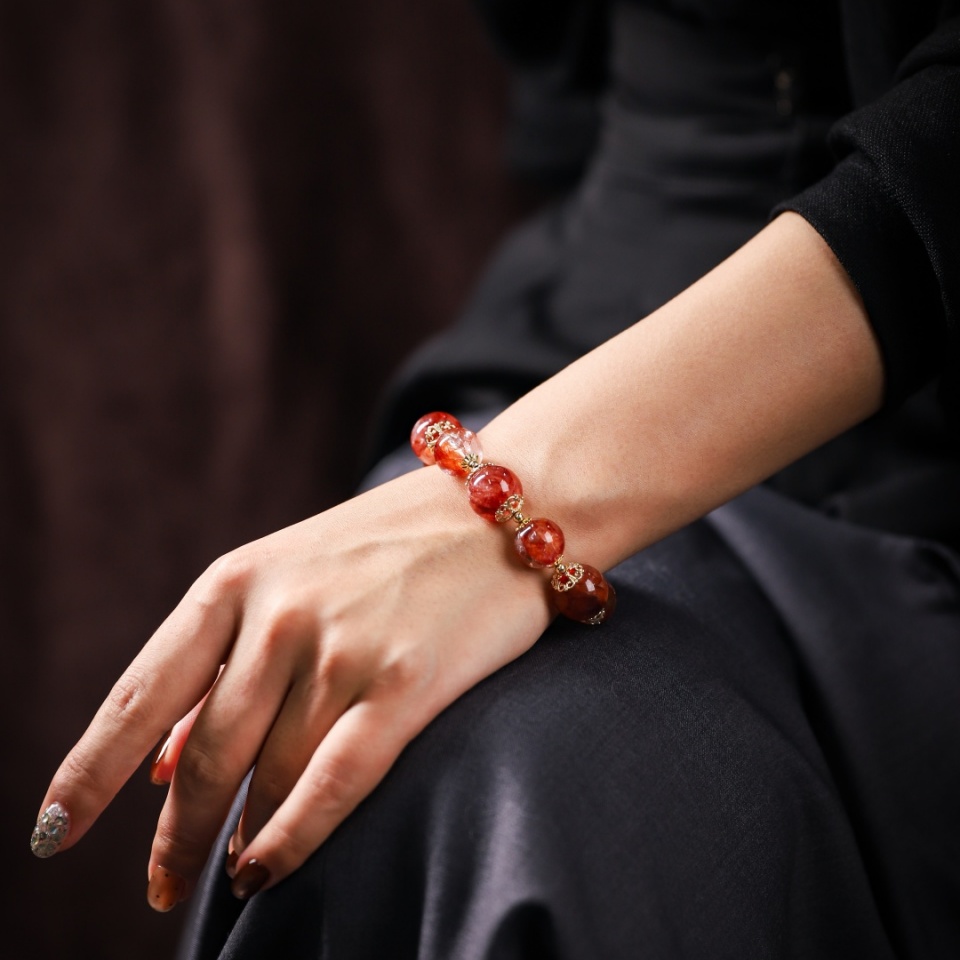 鸿运瑰宝丨牛血红胶花 手串