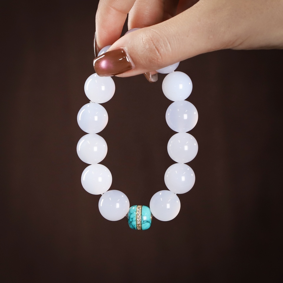 温润如玉丨蓝玉髓圆珠手串