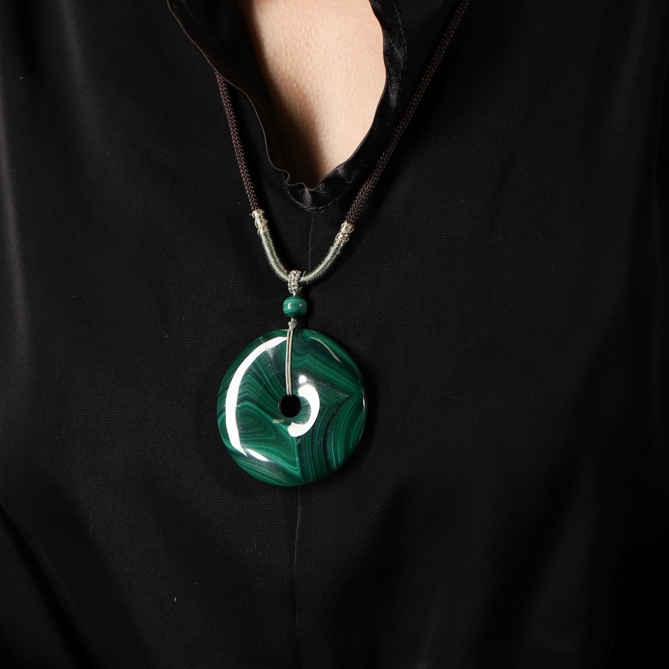 【愈】心间青羽丨孔雀石平安扣 吊坠