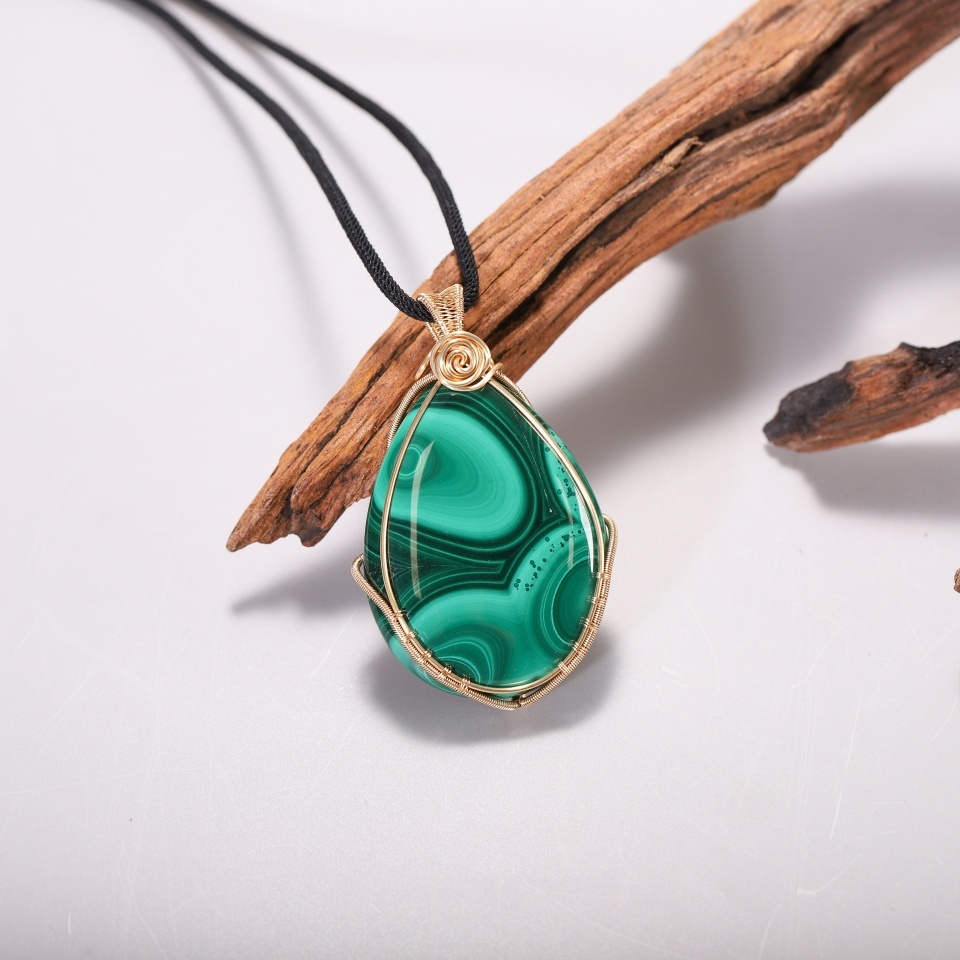 翡翠流动丨孔雀石水滴款 吊坠