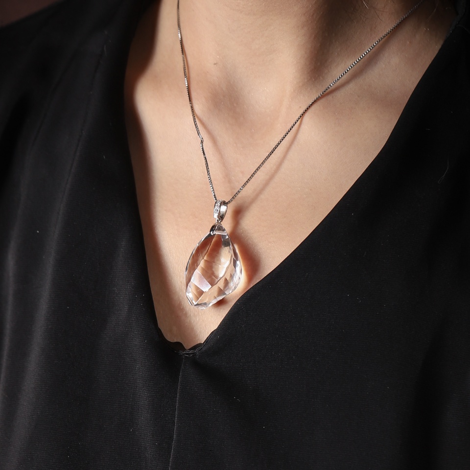 【愈】螺旋交响丨银彩光白水晶吊坠