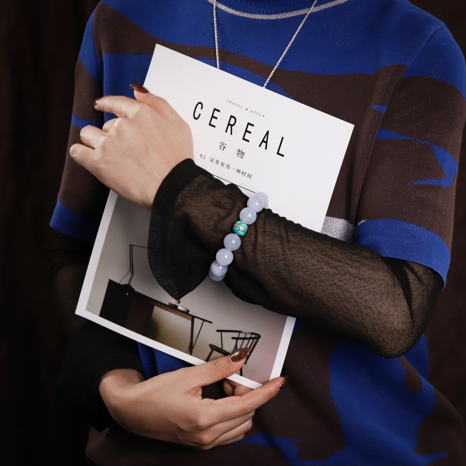 温润如玉丨蓝玉髓圆珠手串