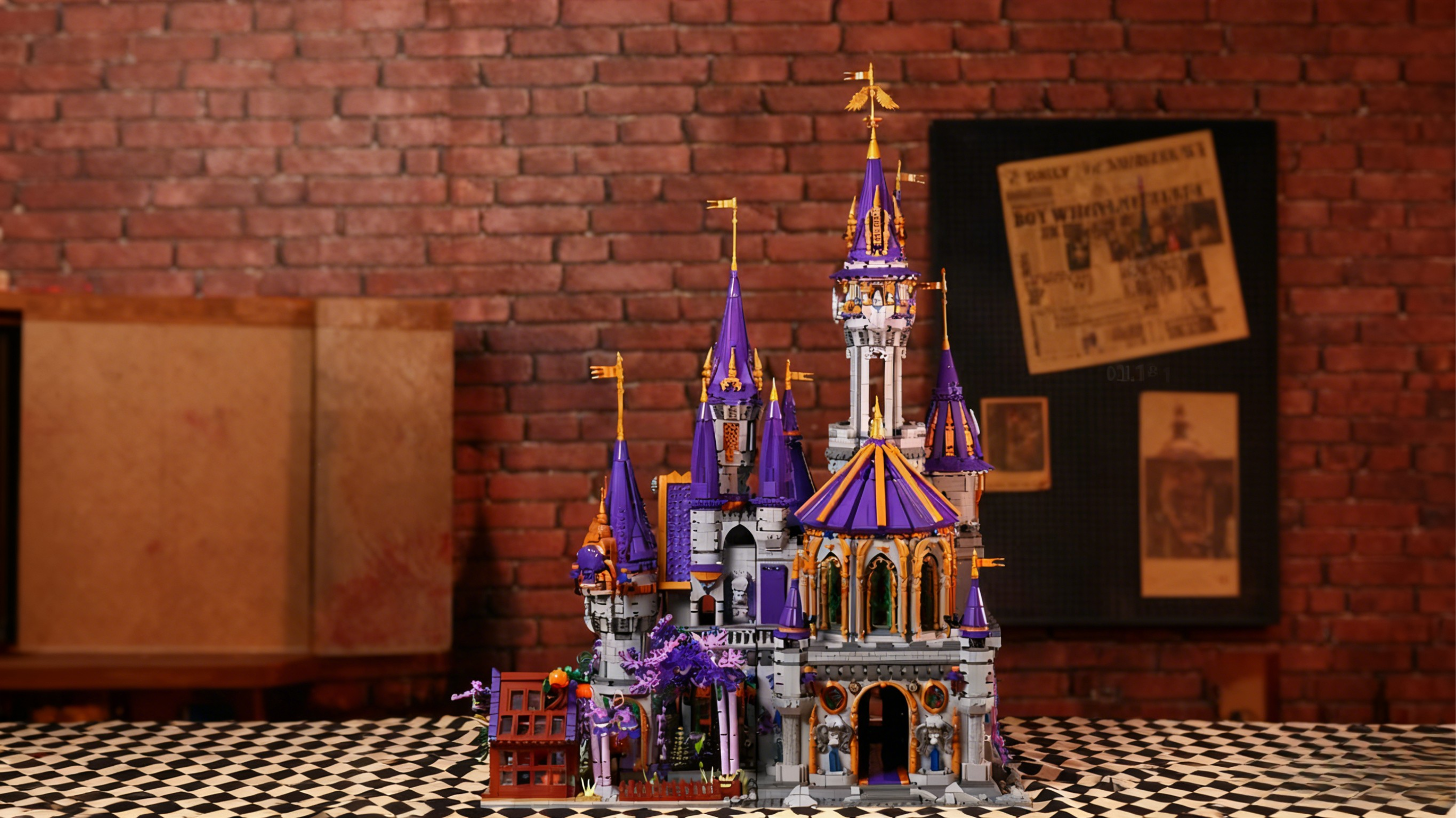 The Magic Castle: Build Your Own Enchanting Street-View Wonderland-marstoy