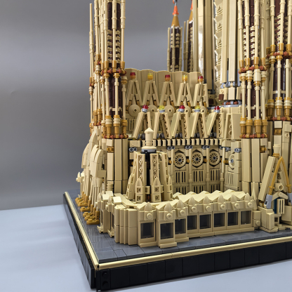 Moc The Sagrada Familia-marstoy