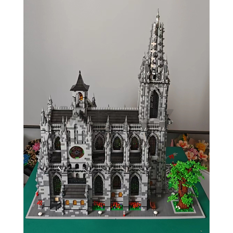 Moc The Modular Cathedral with Colorful Window-marstoy