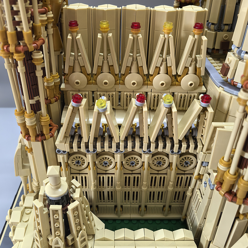 Moc The Sagrada Familia-marstoy