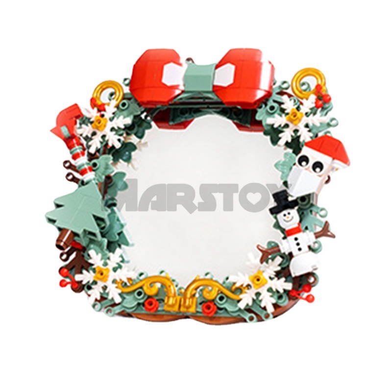 The FunDesk Christmas Mirror-marstoy