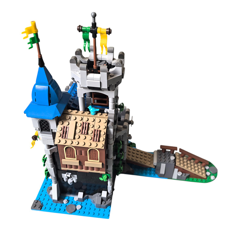 Moc The Fortress of Lakeside County-marstoy