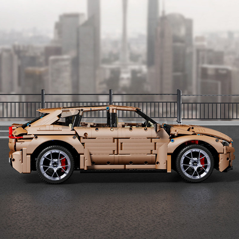 The Aston Martin DBX-marstoy