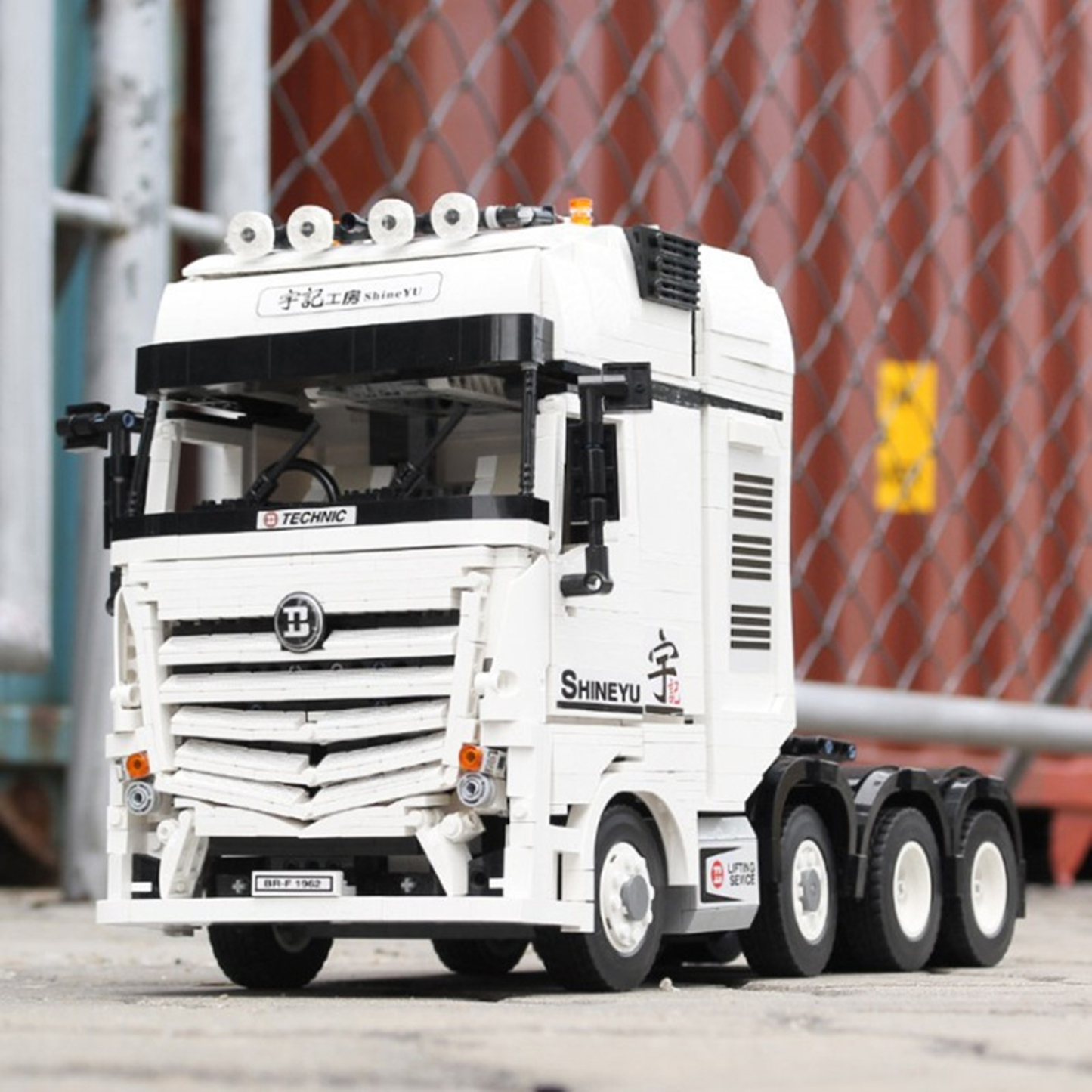 The ShineYU：Fully RC Benz ACTROS 4163