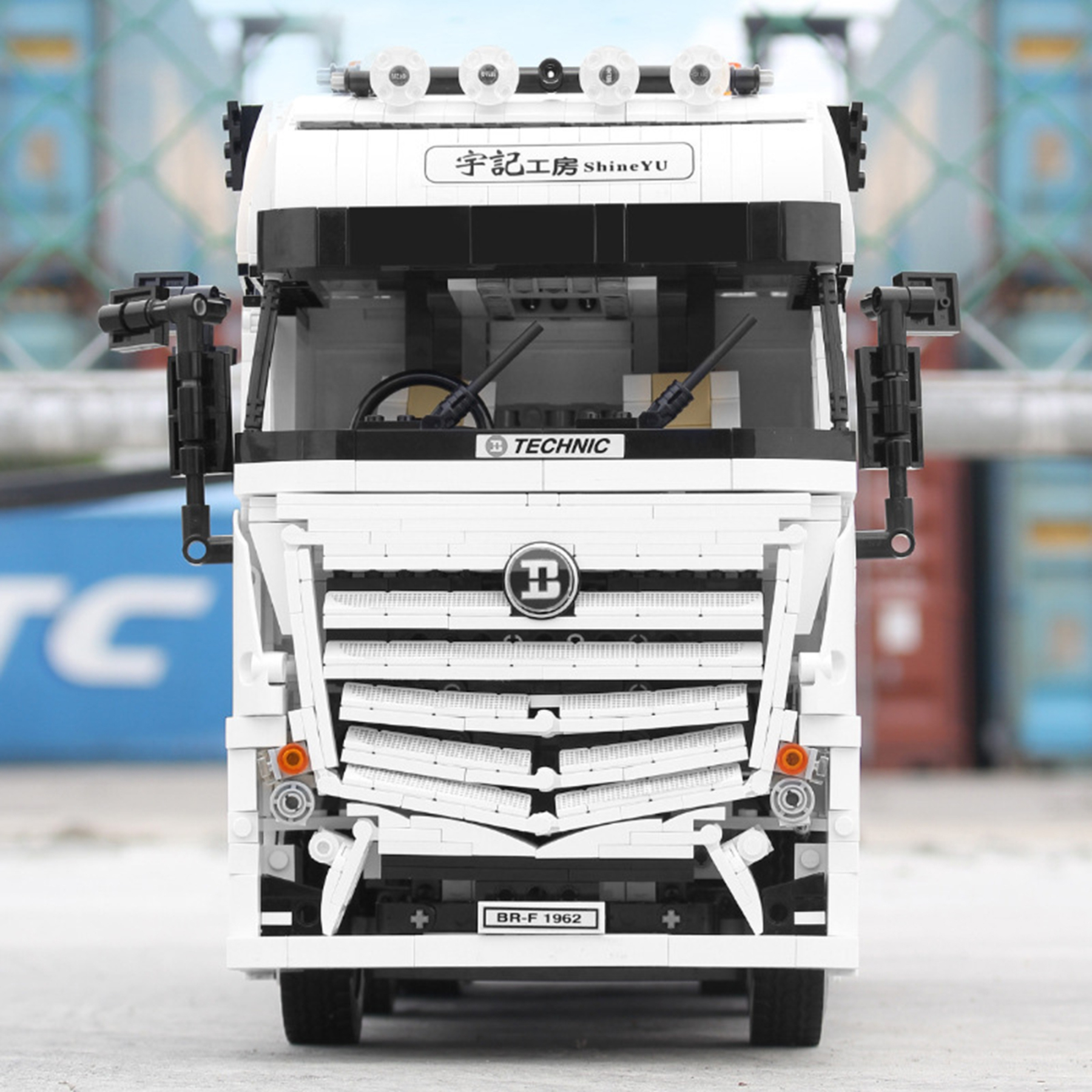 The ShineYU：Fully RC Benz ACTROS 4163