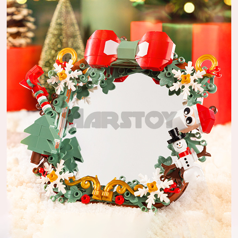 The FunDesk Christmas Mirror-marstoy
