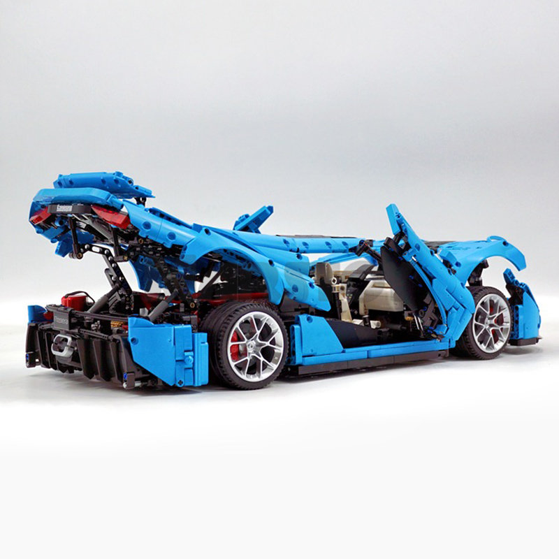 The Koenigsegg Regera Blue-marstoy