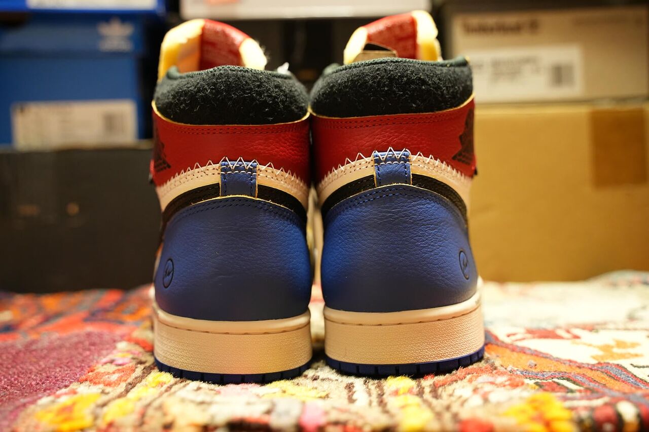 FRAGMENT DESIGN &times; UNION LA &times; NIKE AIR JORDAN 1 HIGH OG ヒールサイド