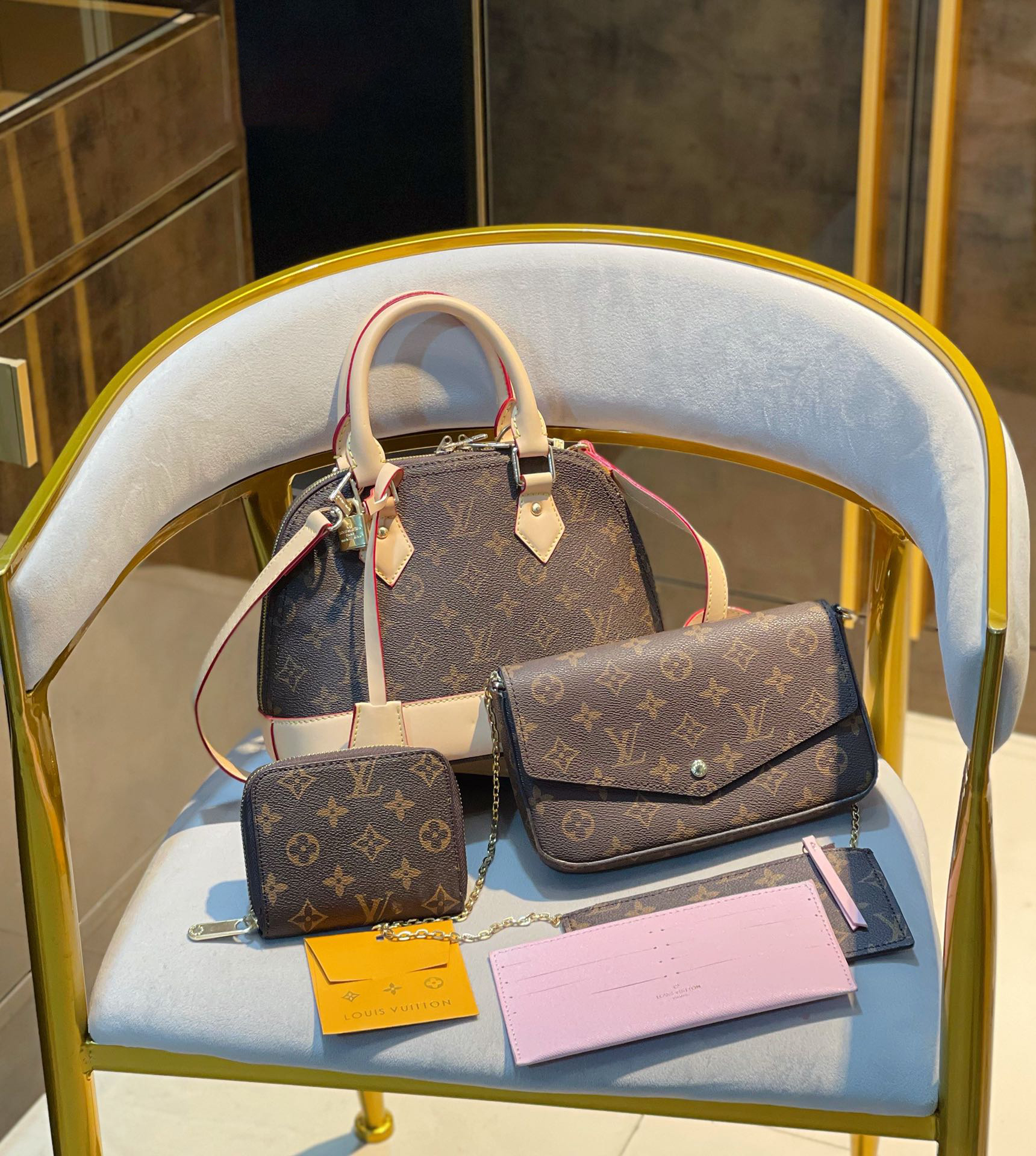 【LOUIS VUITTON】【大人気定番商品♪】LOUISVUITTON 古い花3点セット お得