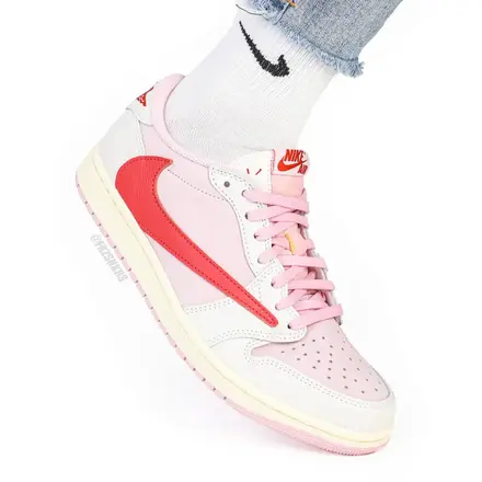 【数量極少・新品未使用】トラヴィス・スコット × エアジョーダン1 ロー OG “Pink Pack” 新品正規品