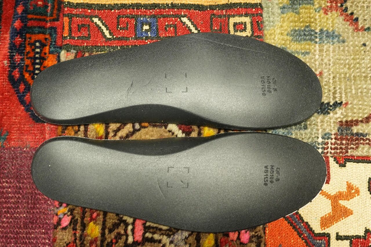 インソールの裏側は他のAJ1と同じブラック。