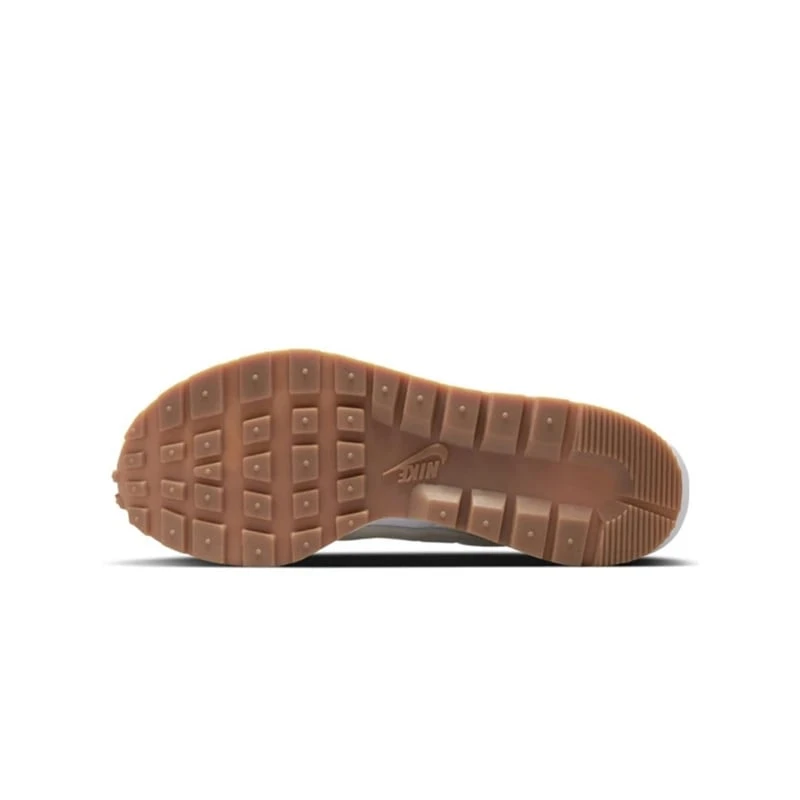 sacai x ナイキ VaporWaffle''Sail''