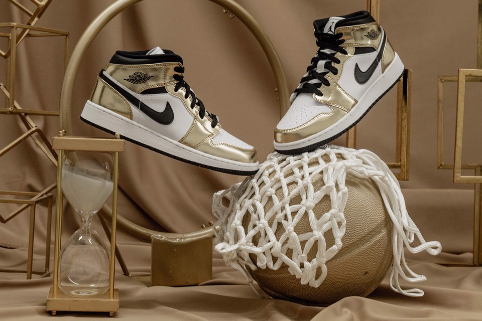 NIKE ナイキ AIR JORDAN 1 MID SE 'METALLIC GOLD' エア ジョーダン ワン ミッド スペシャルエディション "メタリック ゴールド" メンズ レディース スニーカー METALLIC GOLD/BLACK-WHITE メタリックゴールド/ブラック ホワイト【海外展開 日本未入荷】