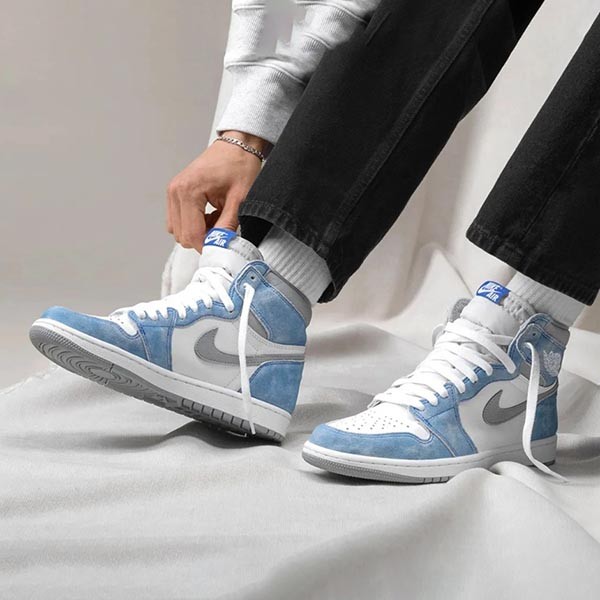 NIKE ナイキ AIR JORDAN 1 RETRO HIGH OG 'HYPER ROYAL' エア ジョーダン ワン レトロ ハイ オージー "ハイパー ロイヤル" メンズ レディース スニーカー HYPER ROYAL/LIGHT SMOKE GREY-WHITE【限定完売モデル】